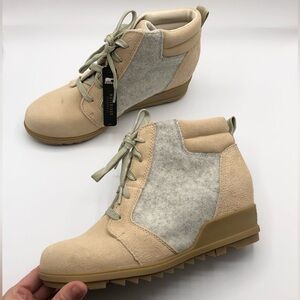 Sorel New With Tag Cream Suede Waterproof Ankle Booties Size 8.5